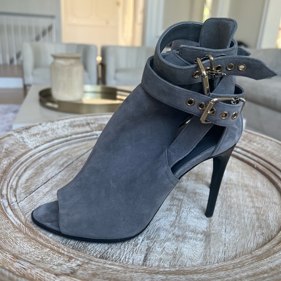 Burberry heels - Picture 5 of 7